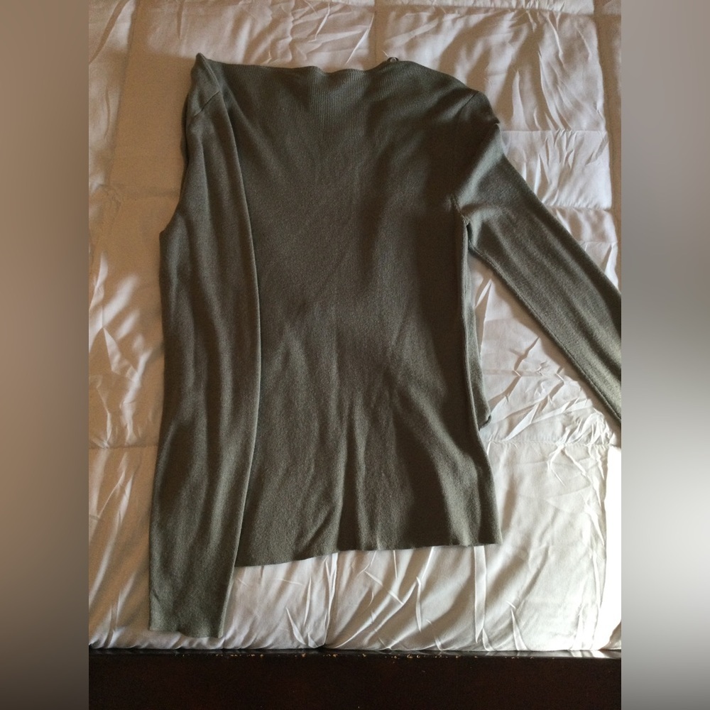 Women’s Jones New York, gray sweater size S - Picture 3 of 3